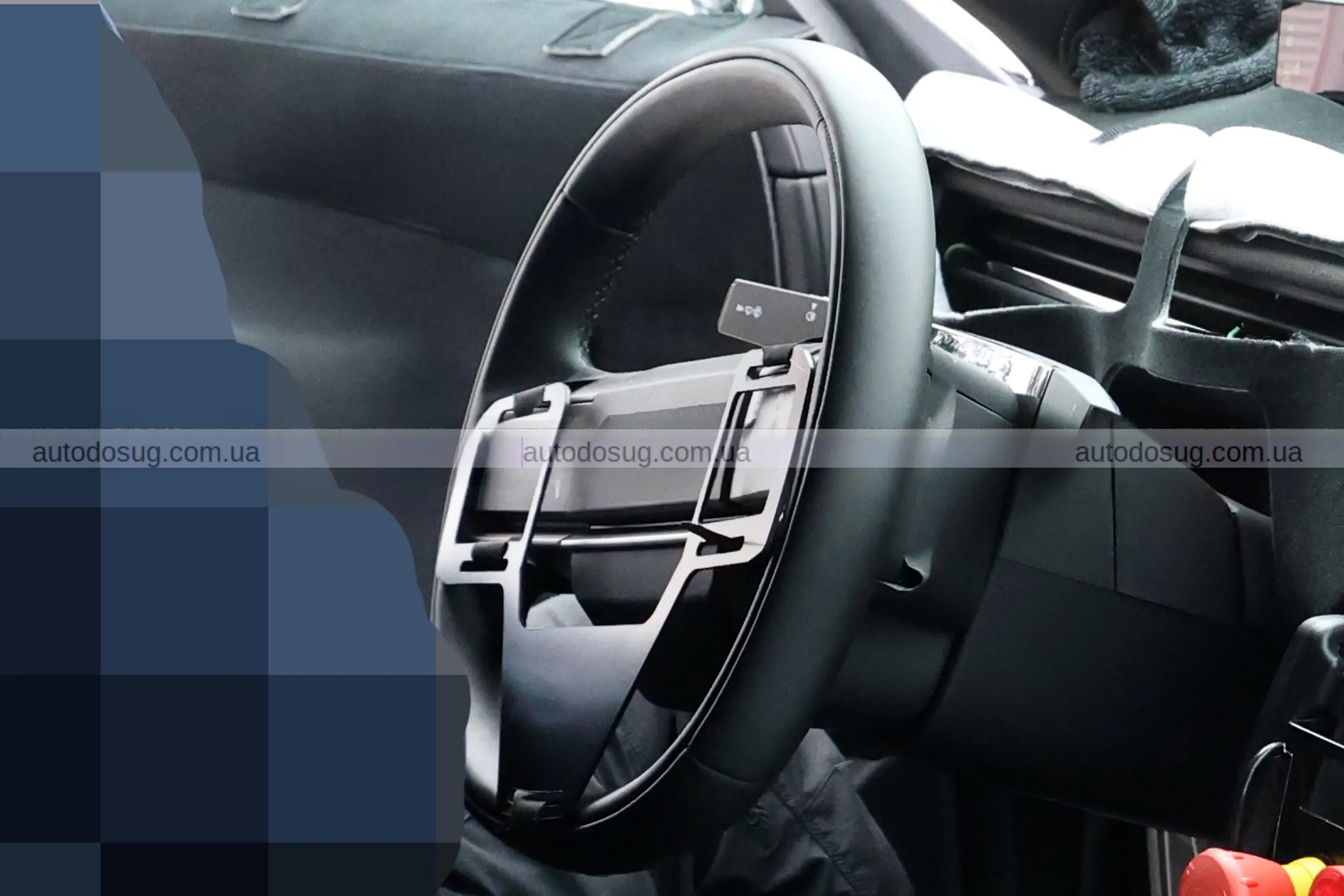 Range Rover готує новий Velar і показує салон, який ламає звичні правила