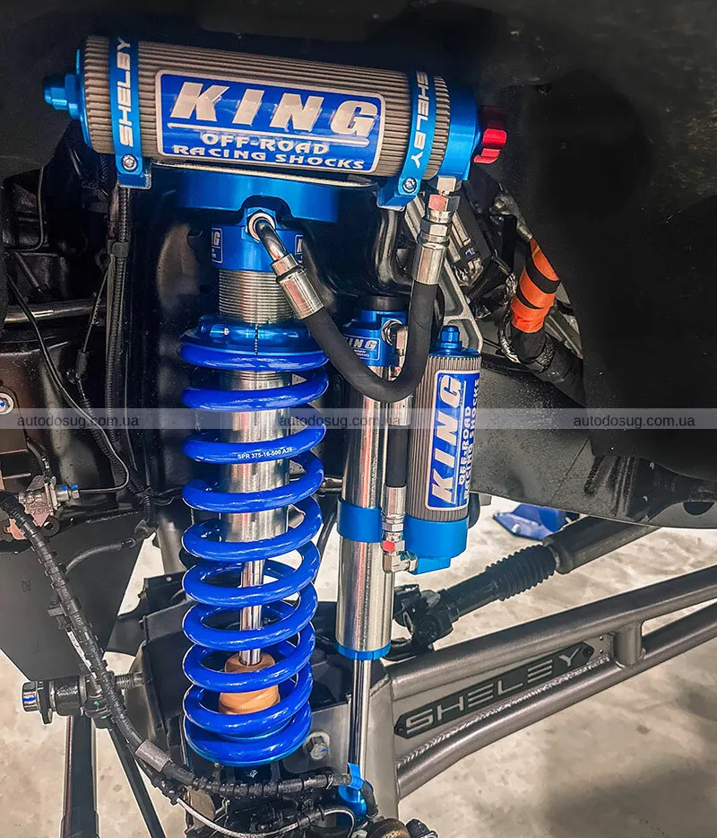 Shelby перетворив Ford F-250 на монстра для пустелі з величезними колесами