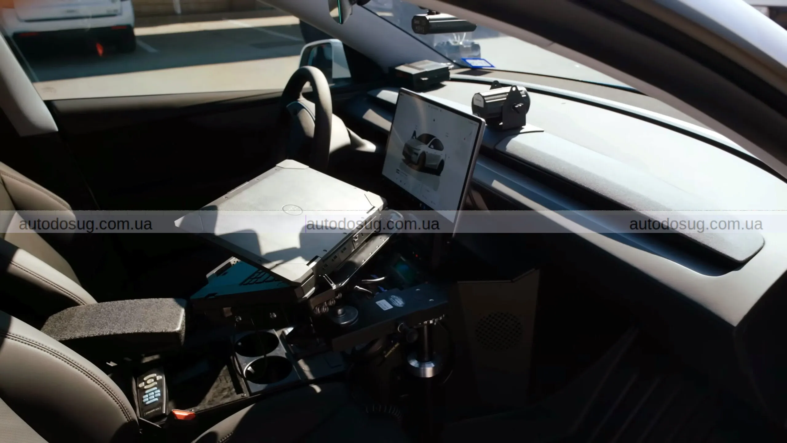 Tesla Model Y стає поліцейським електрокаром і може змінити роботу патрулів