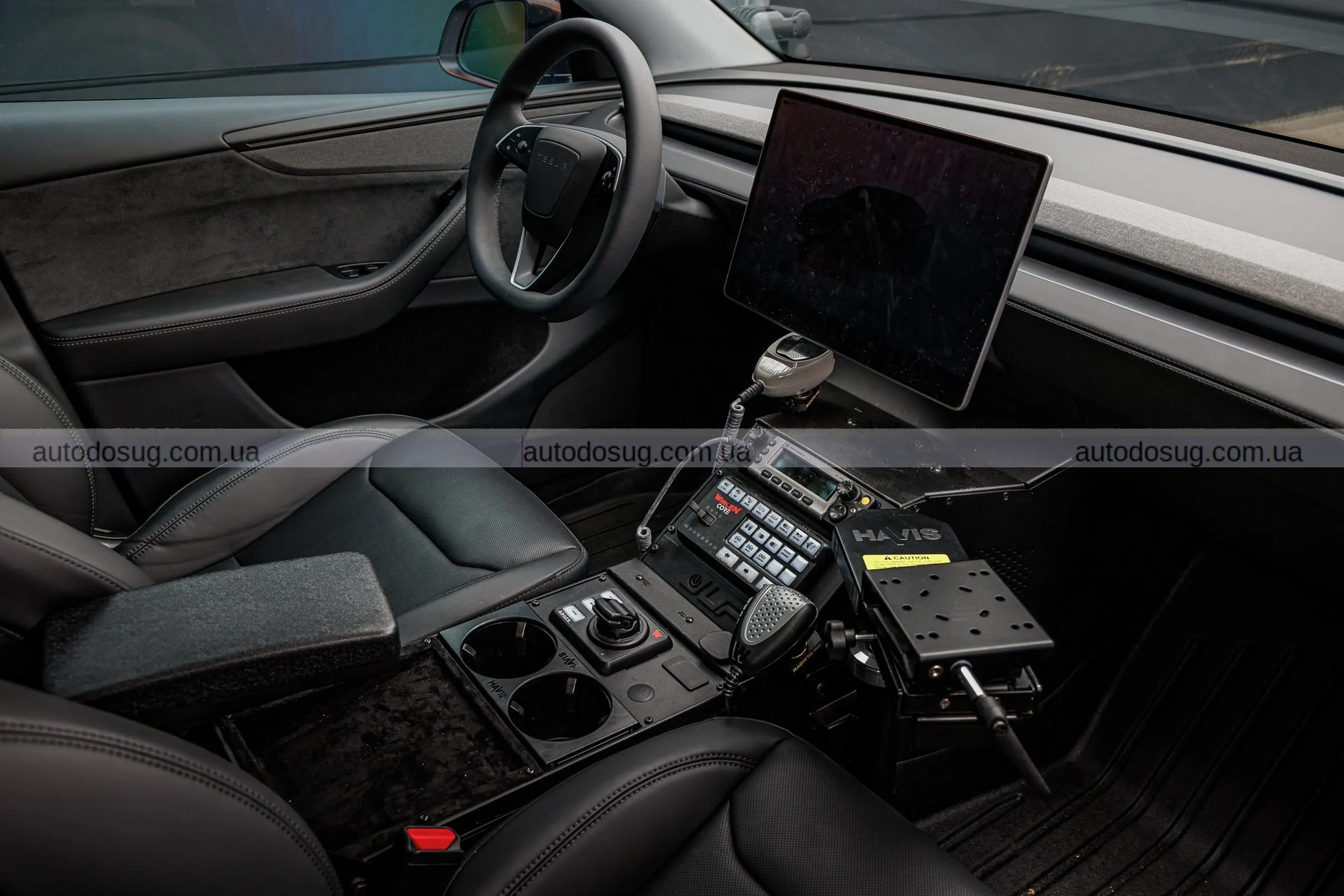 Tesla Model Y стає поліцейським електрокаром і може змінити роботу патрулів