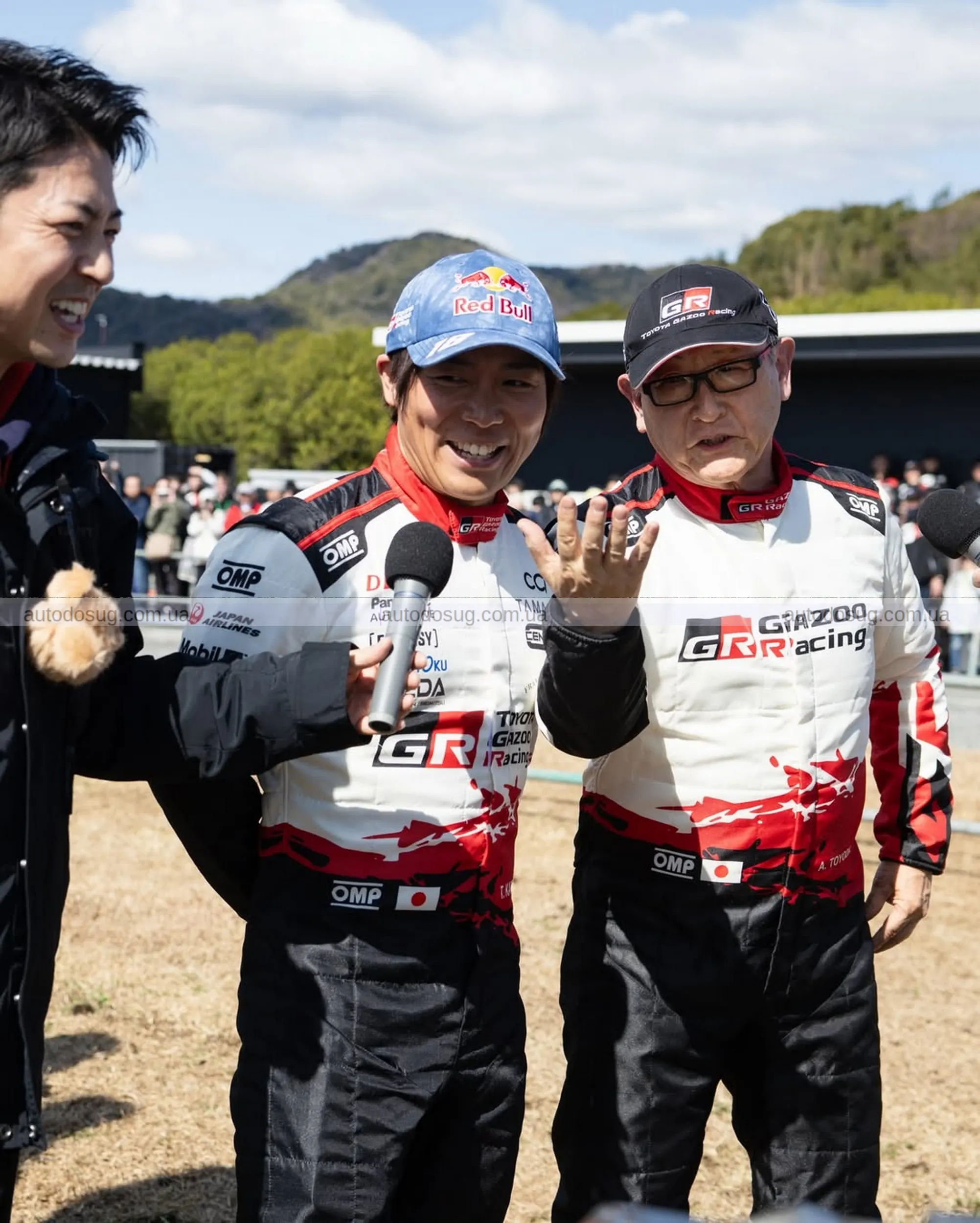 Toyota може повернути Celica з середнім розташуванням двигуна та дає фанам натяк на нову еру спорткарів