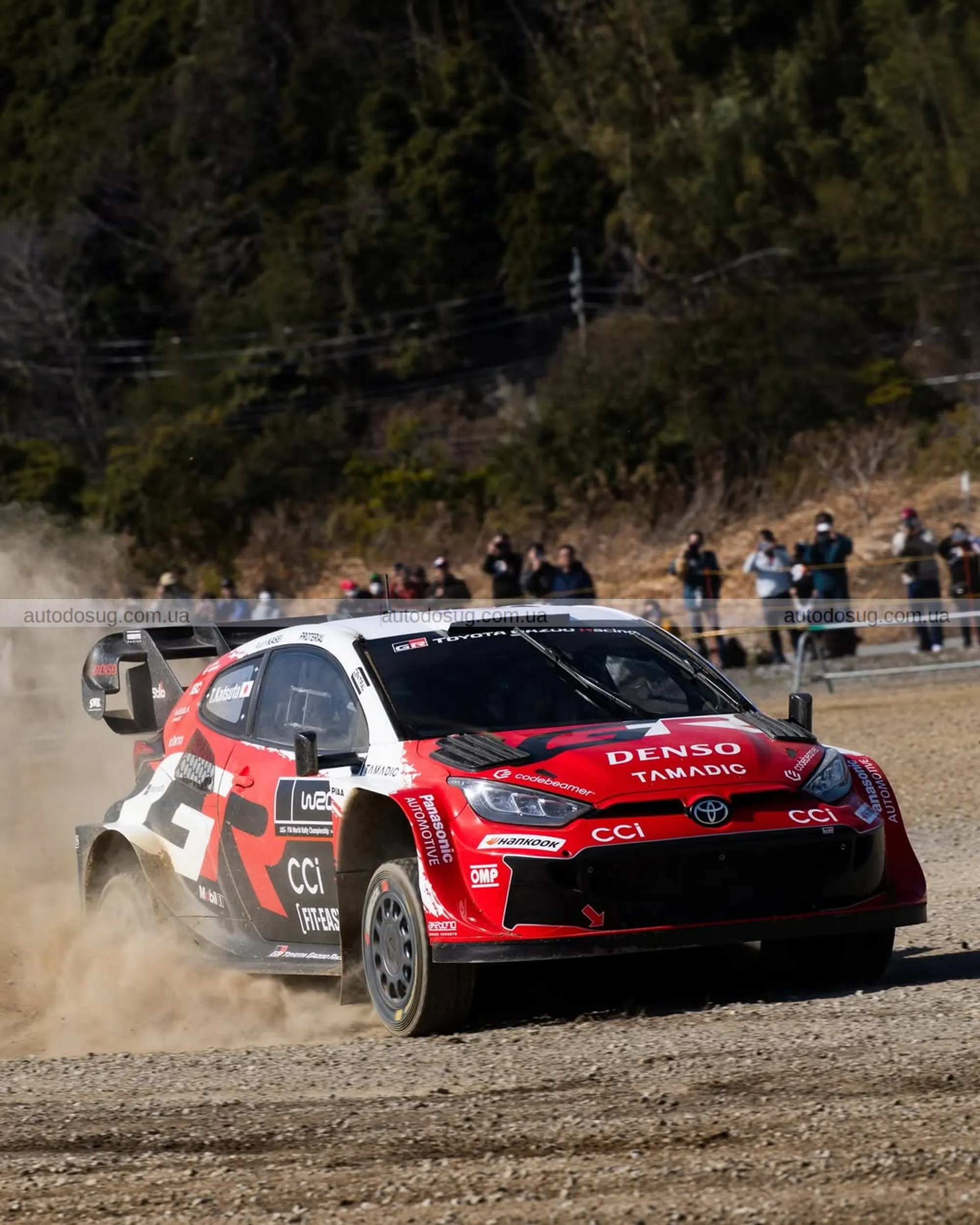 Toyota може повернути Celica з середнім розташуванням двигуна та дає фанам натяк на нову еру спорткарів