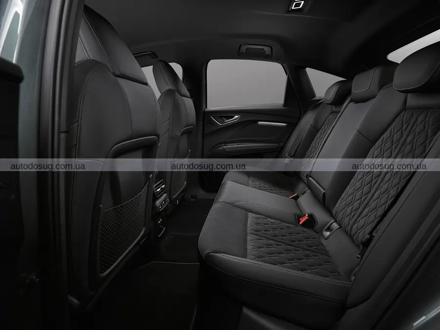 Audi освіжила Q4 e-tron і знову сховалася в екрани