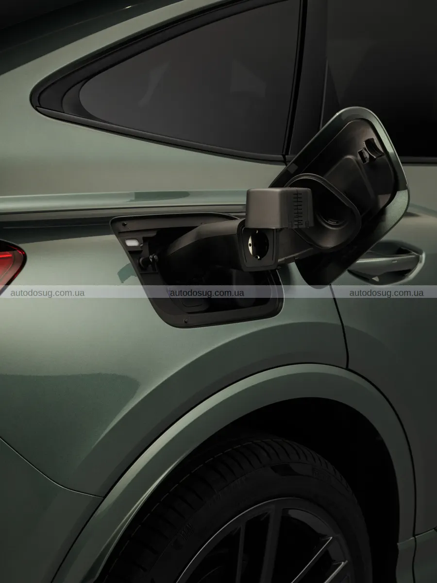 Audi освіжила Q4 e-tron і знову сховалася в екрани