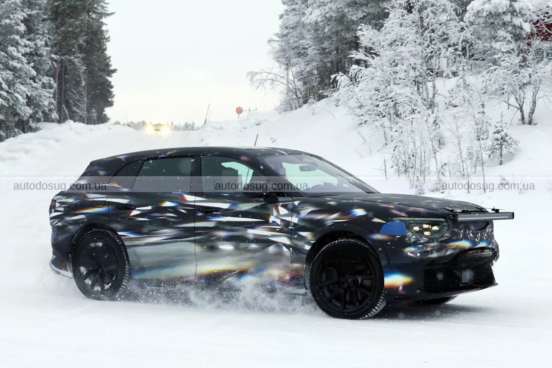 Bentley готує електричний прорив і називає ціну розкоші