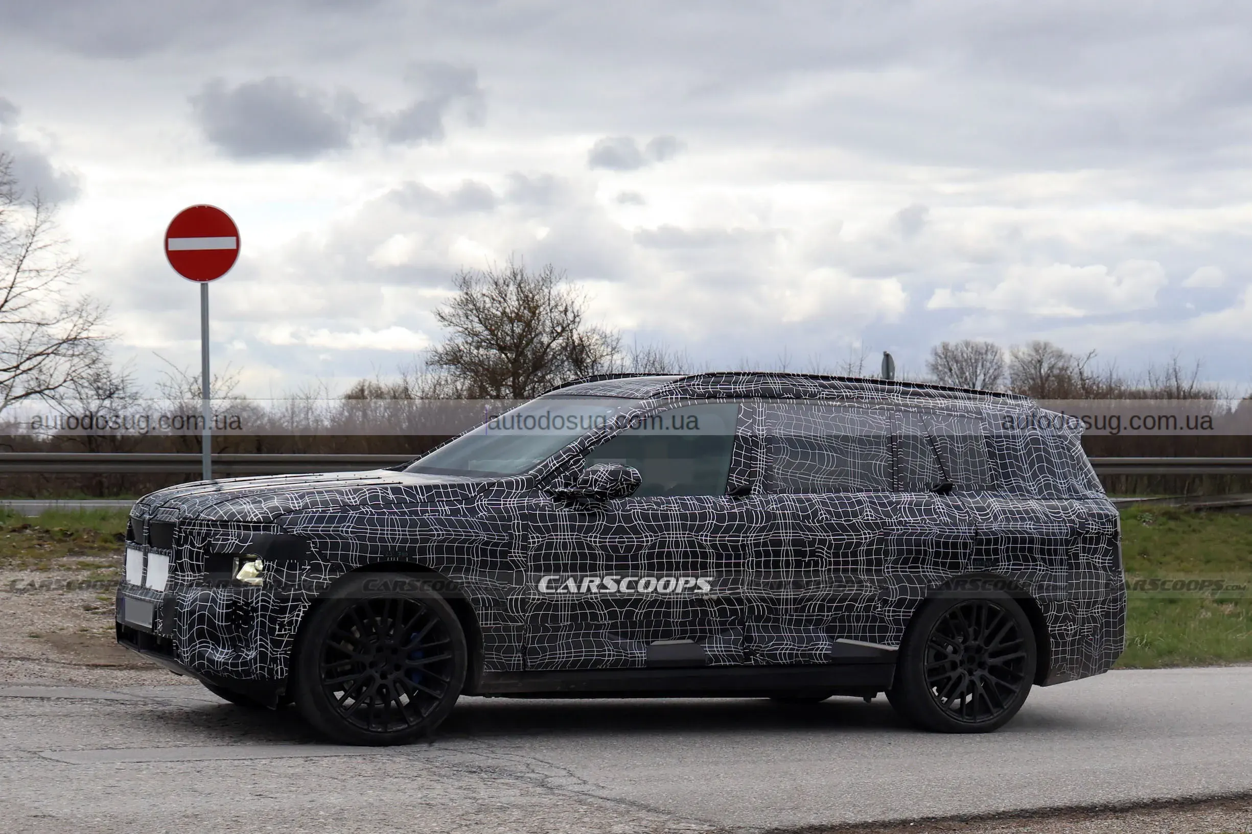 BMW готує електричний флагман iX7, що змінює логіку