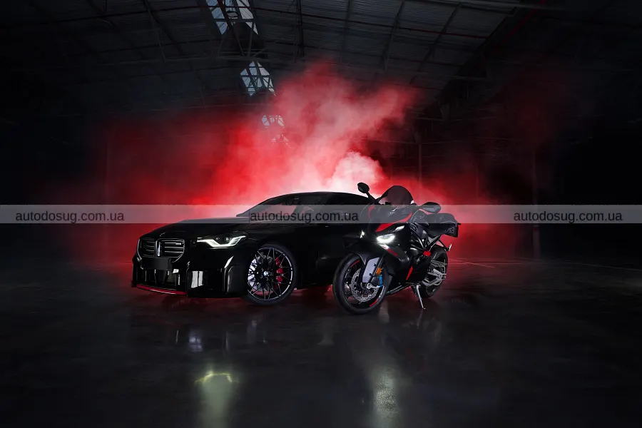 BMW зібрала в одну серію M2 і рідкісні байки