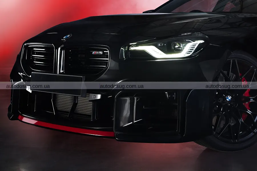 BMW зібрала в одну серію M2 і рідкісні байки