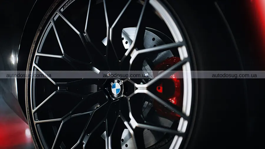 BMW зібрала в одну серію M2 і рідкісні байки