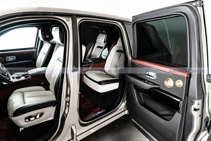 Броньований Rolls-Royce Cullinan зберіг розкішний вигляд