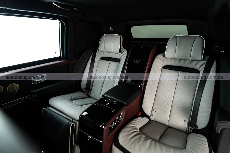 Броньований Rolls-Royce Cullinan зберіг розкішний вигляд