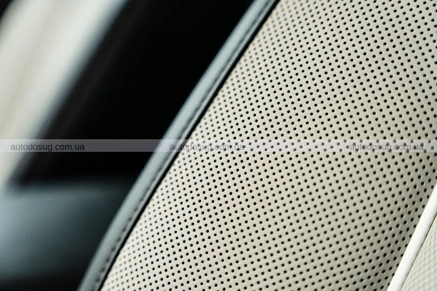 Броньований Rolls-Royce Cullinan зберіг розкішний вигляд