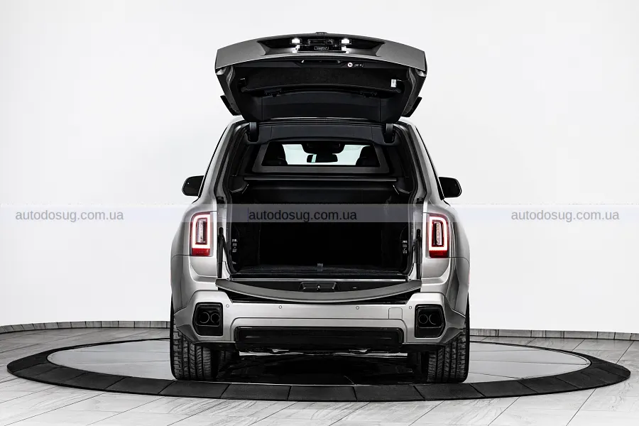 Броньований Rolls-Royce Cullinan зберіг розкішний вигляд