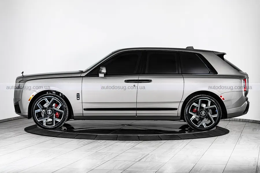 Броньований Rolls-Royce Cullinan зберіг розкішний вигляд