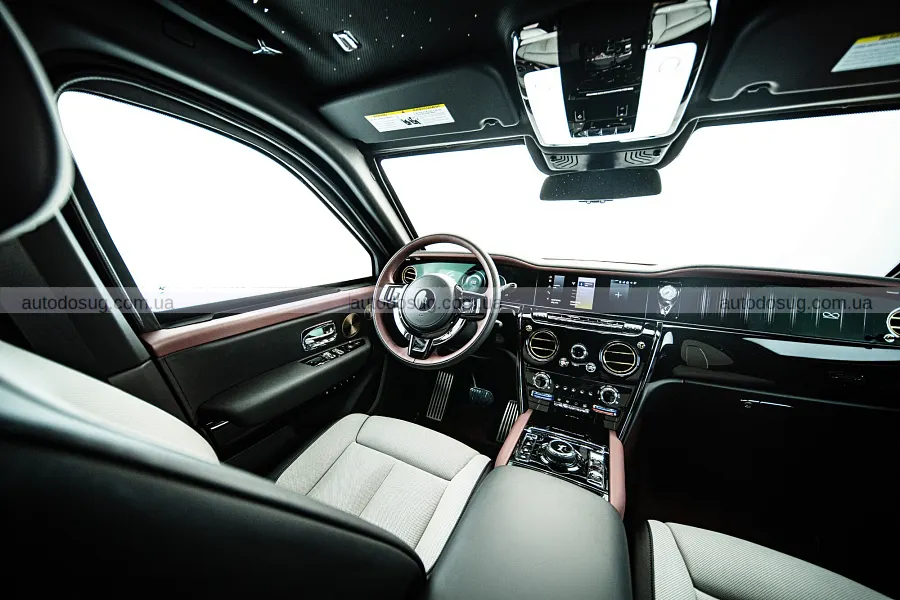 Броньований Rolls-Royce Cullinan зберіг розкішний вигляд