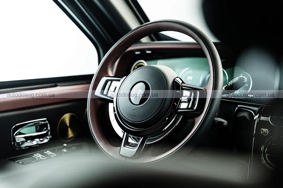 Броньований Rolls-Royce Cullinan зберіг розкішний вигляд