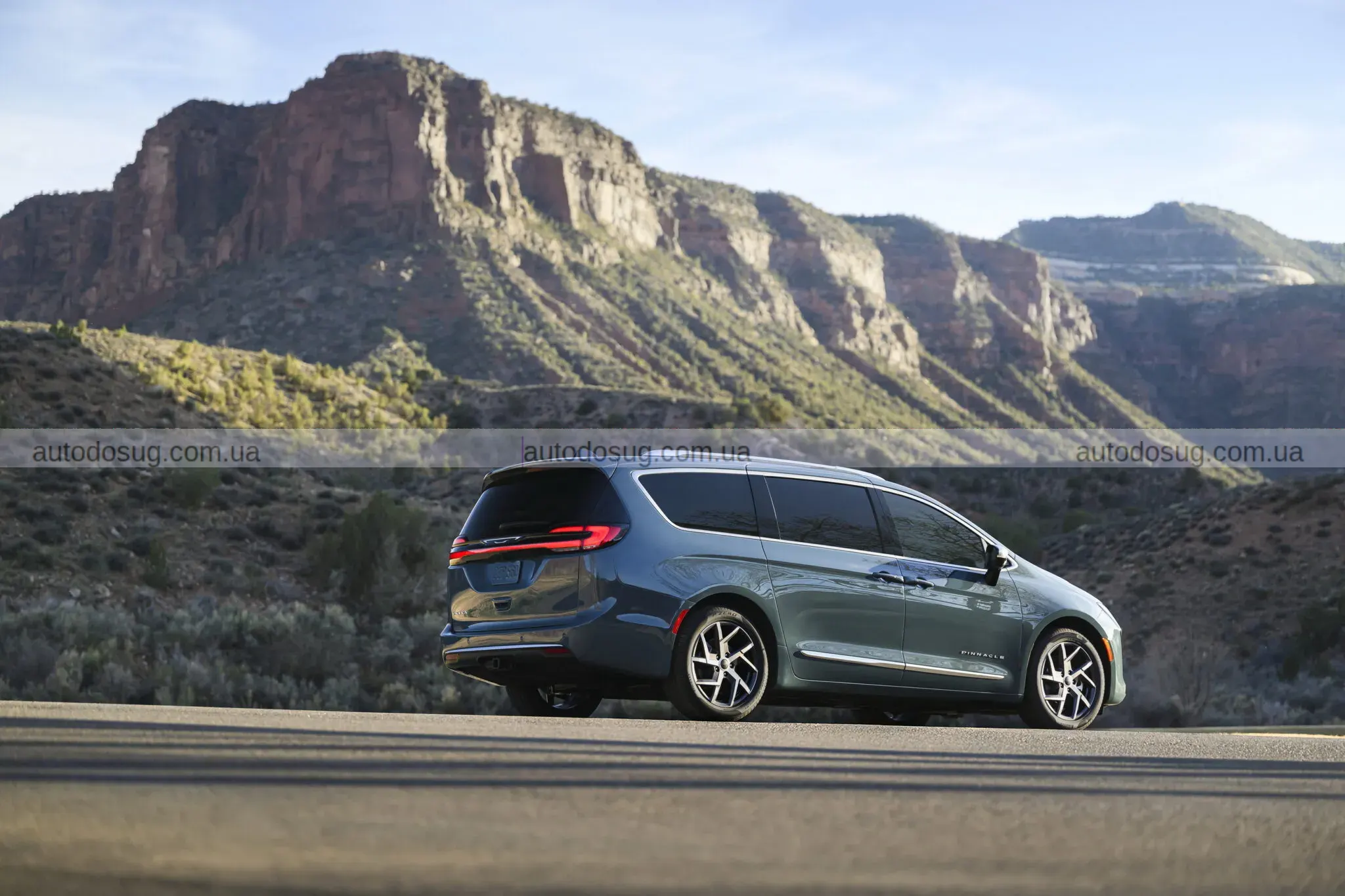 Chrysler ризикує всім і ставить майбутнє на Pacifica