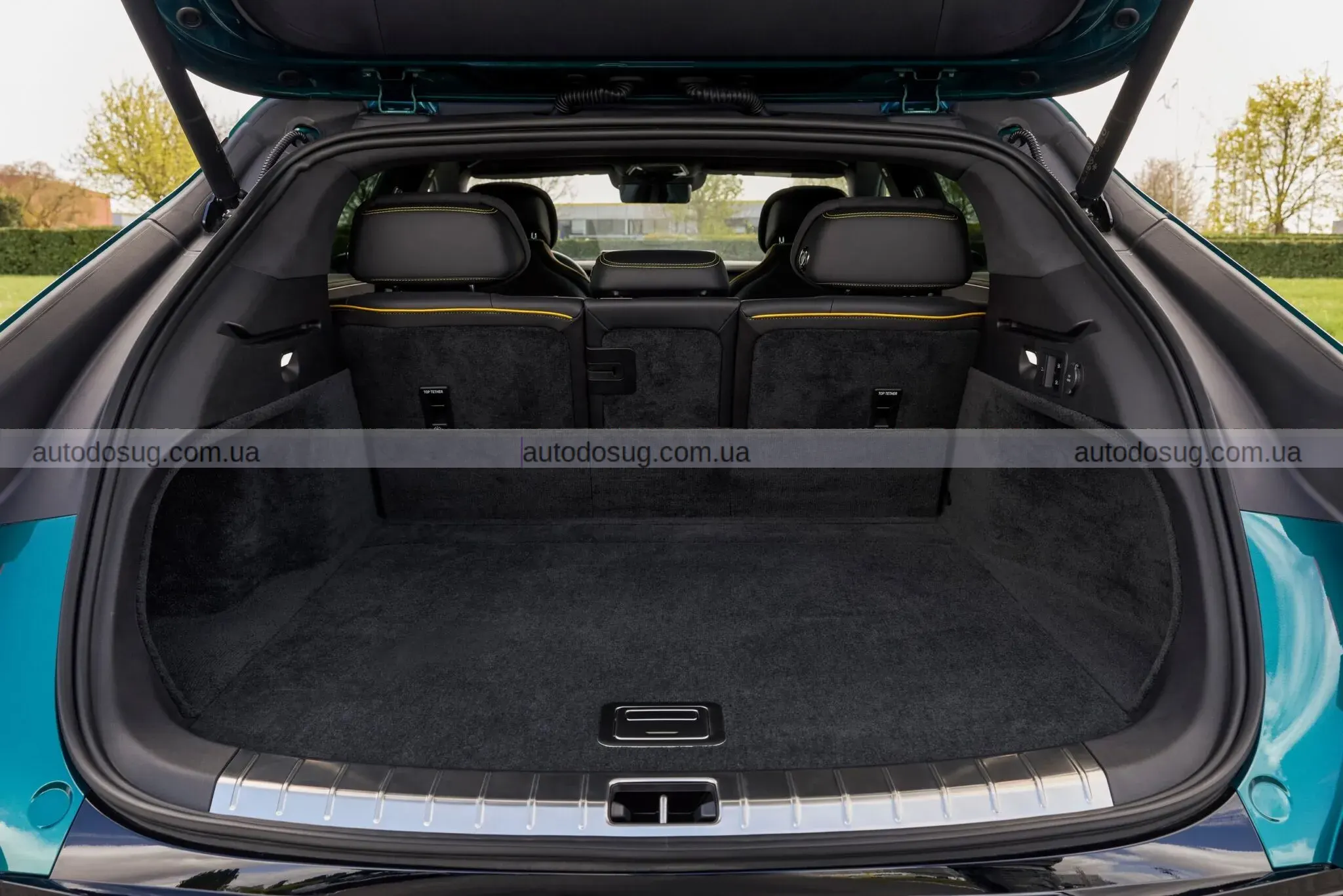 Denza виходить у Європу і ламає уявлення про преміум