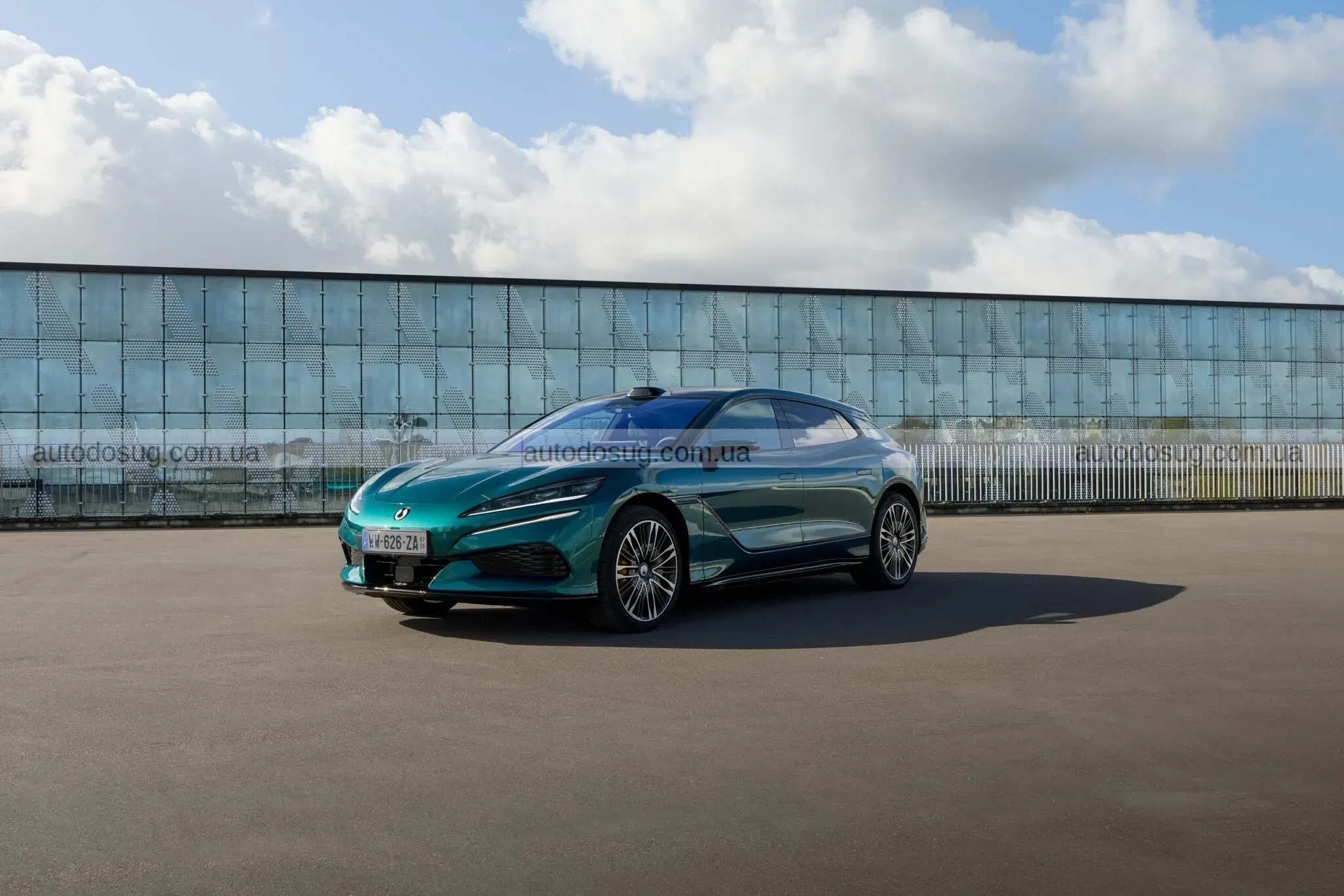 Denza виходить у Європу і ламає уявлення про преміум