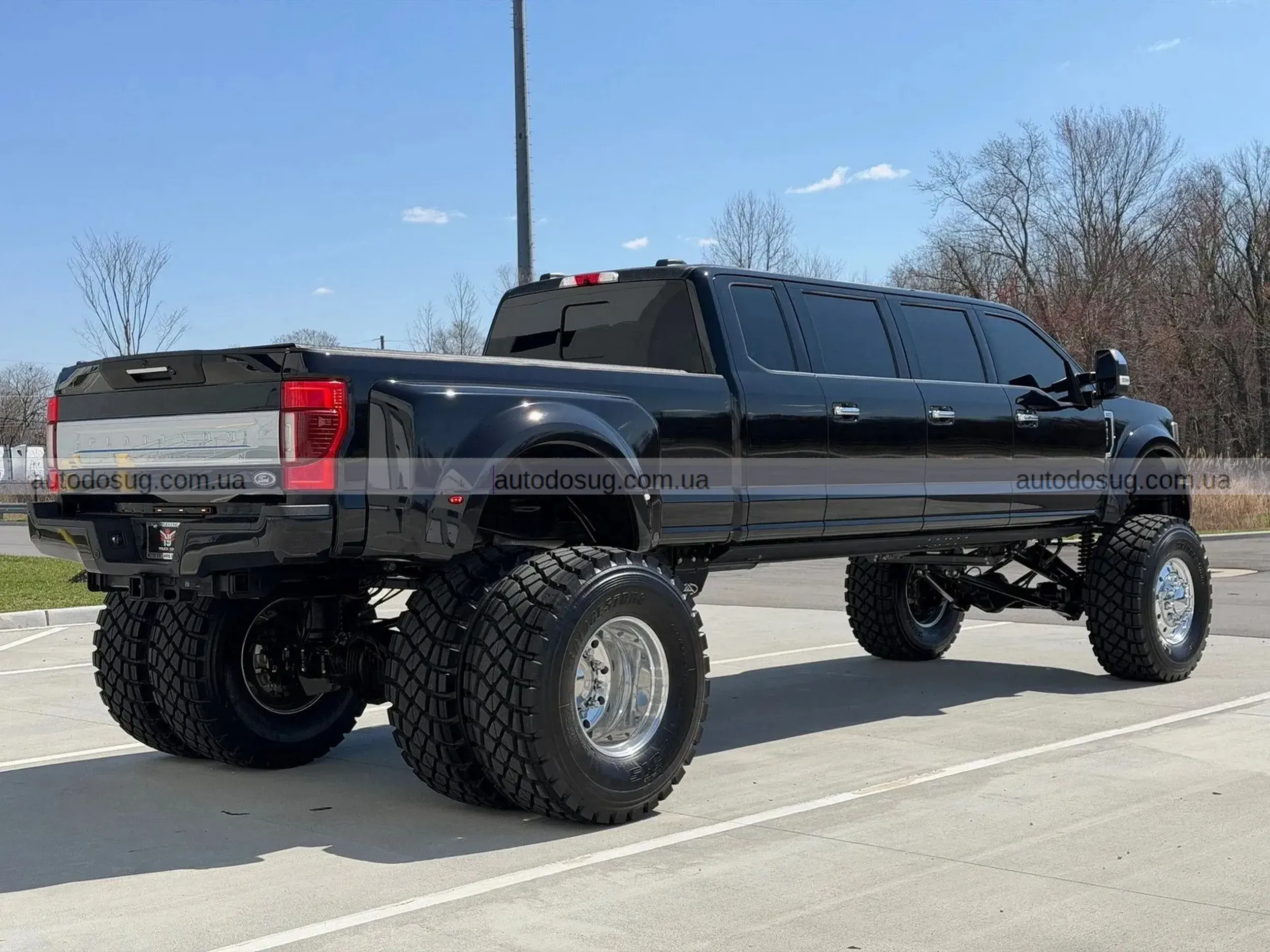 Ford F-450 перетворюється на шестидверного монстра