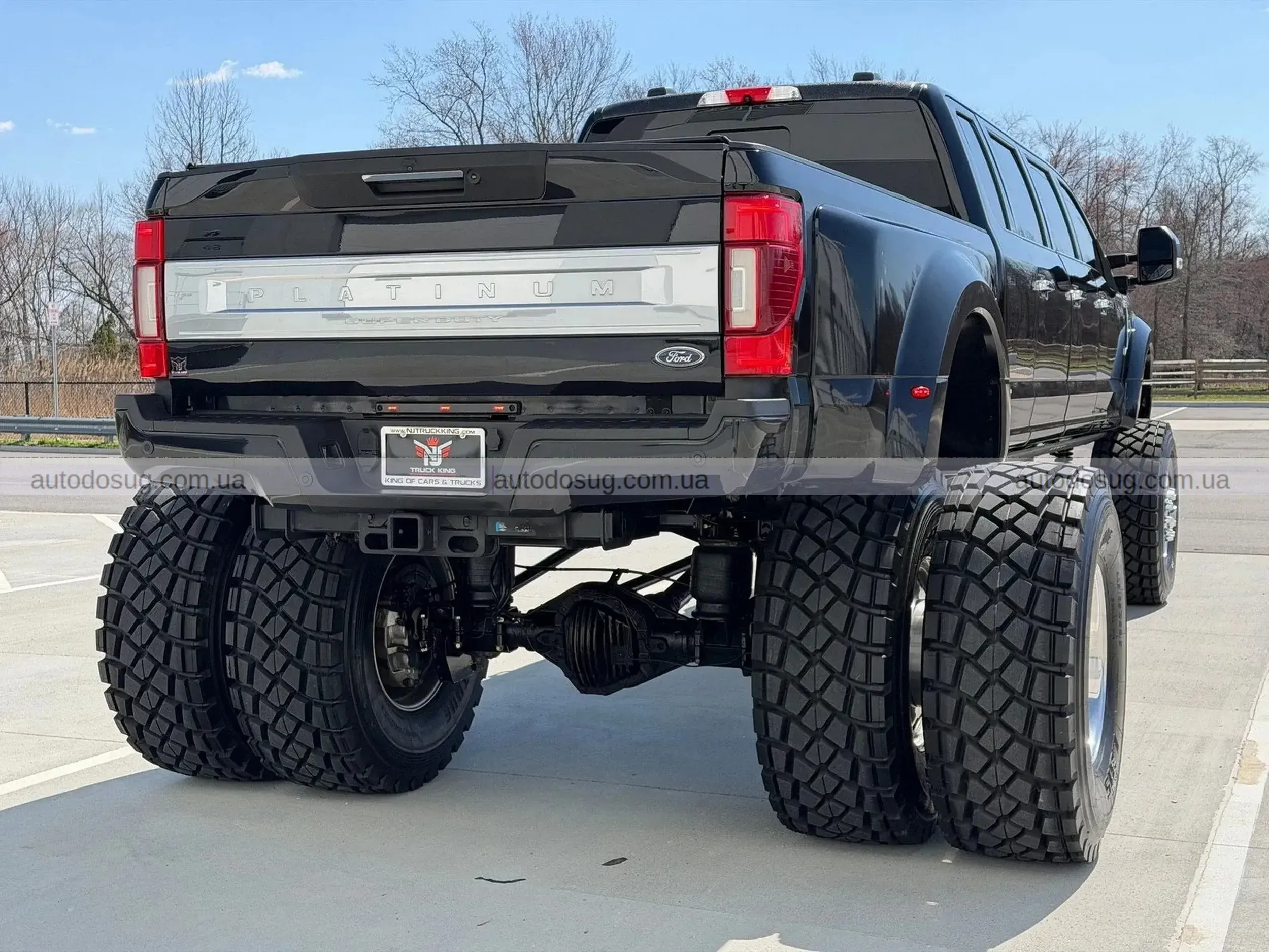 Ford F-450 перетворюється на шестидверного монстра