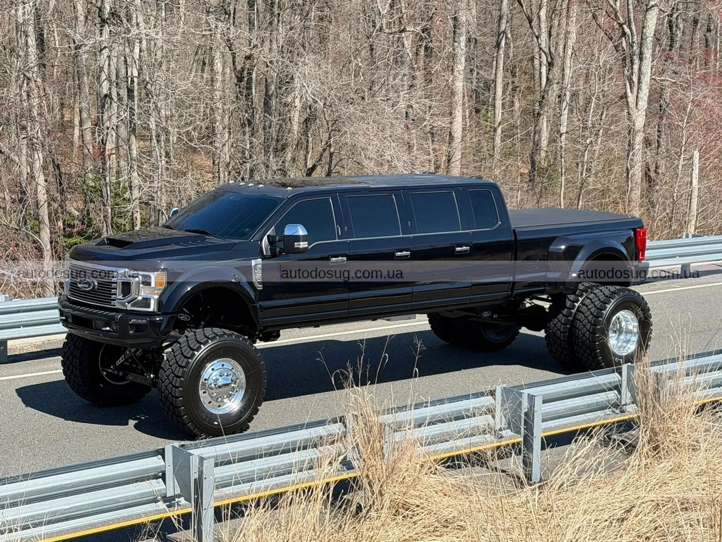 Ford F-450 перетворюється на шестидверного монстра