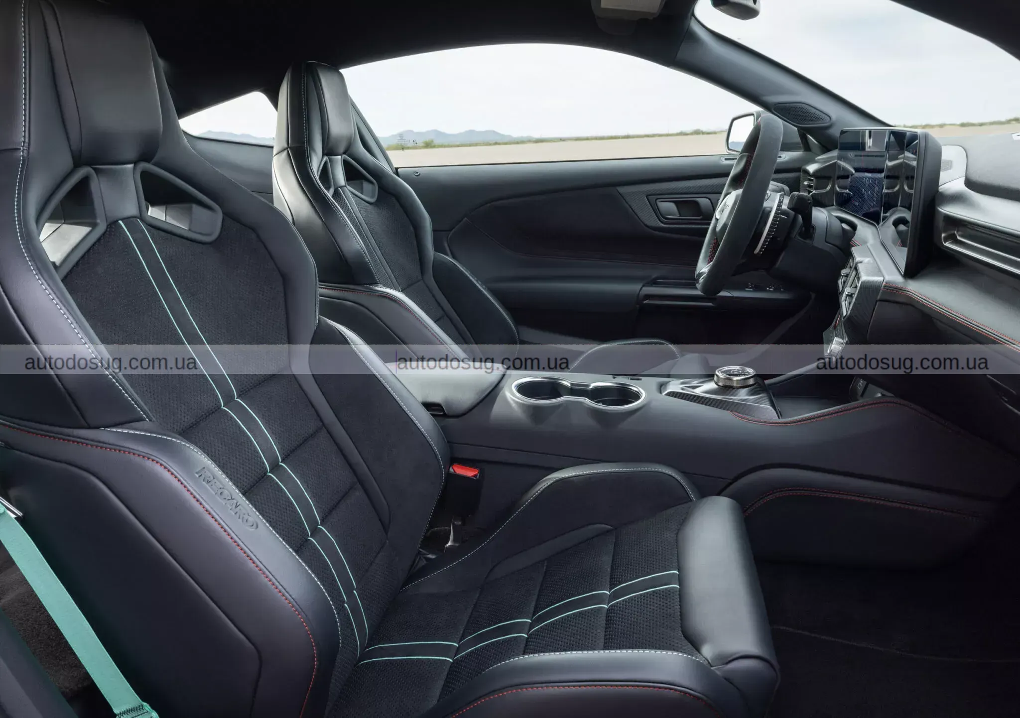 Ford Mustang Dark Horse показує силу, але цифри дивують