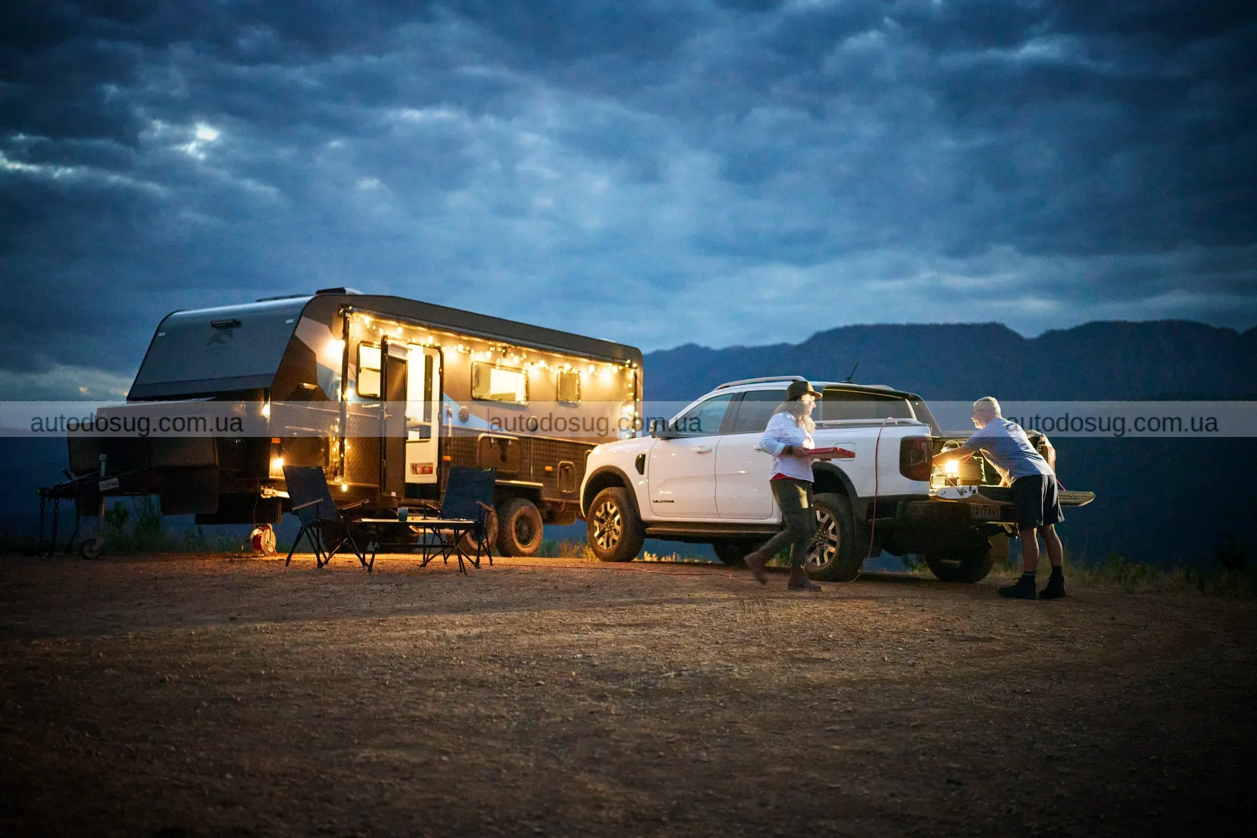 Ford роздає паливо разом із авто