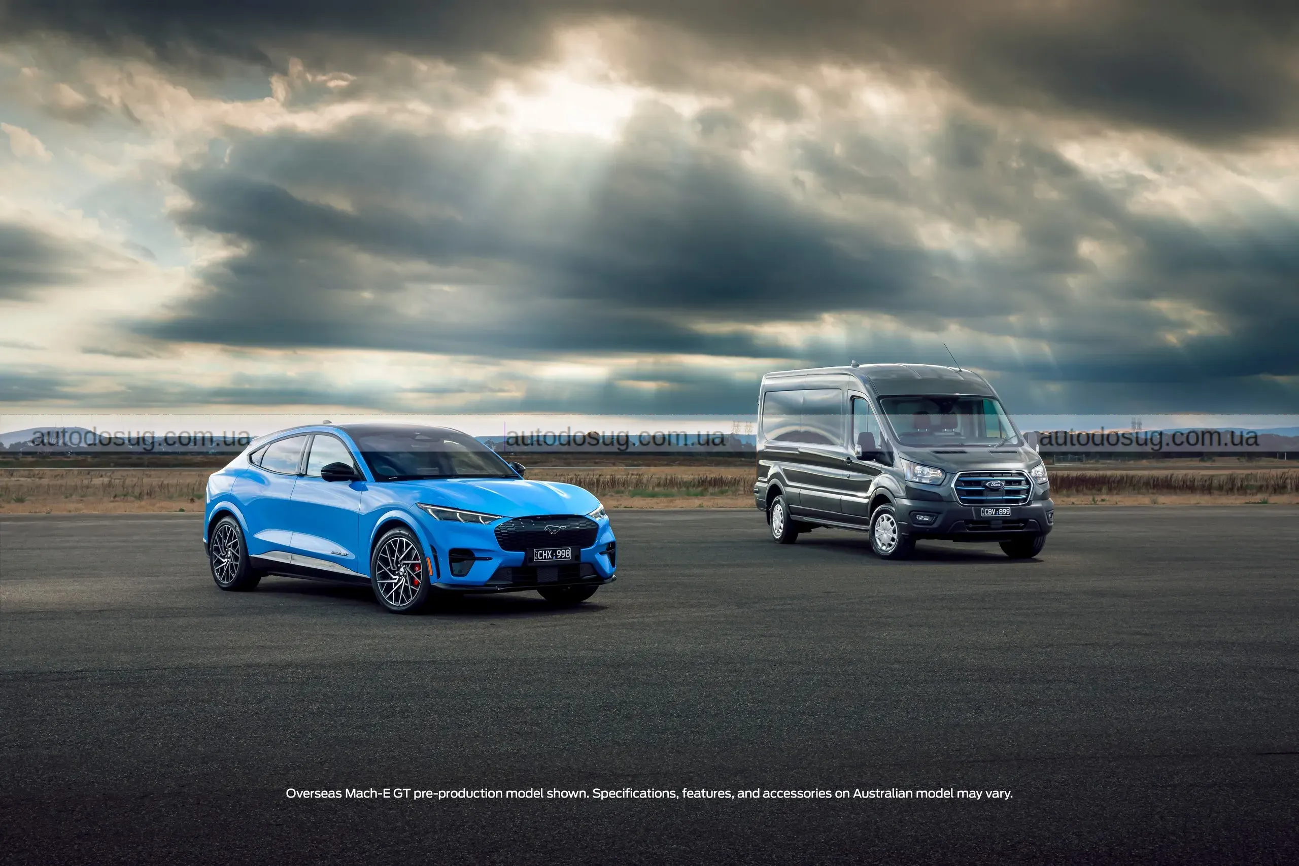 Ford роздає паливо разом із авто