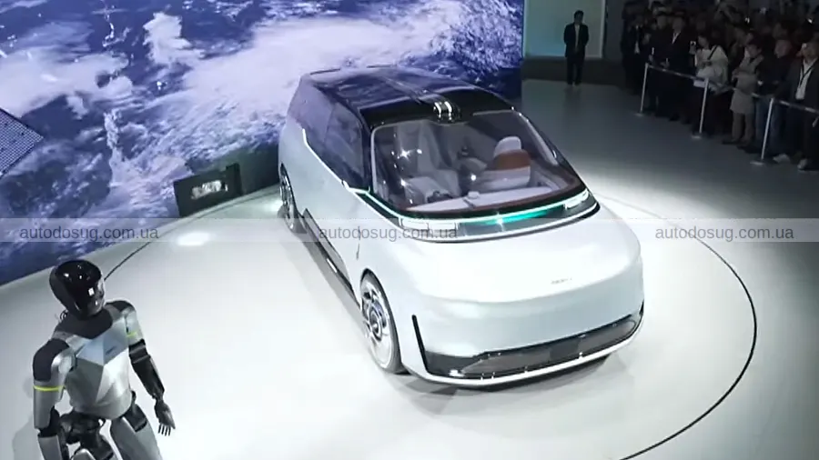 Geely показала в Китаї роботаксі EVA Cab