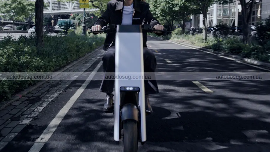 Infinite Machine Olto розмиває межу з мопедом