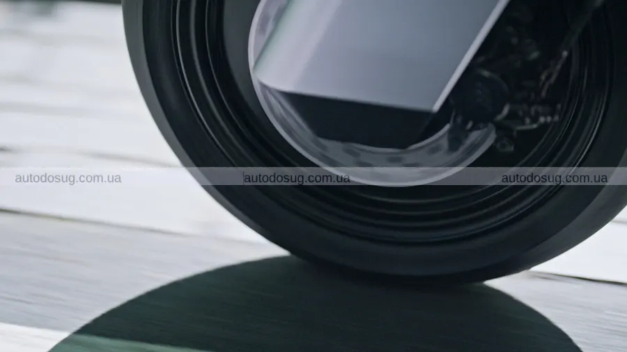 Infinite Machine Olto розмиває межу з мопедом