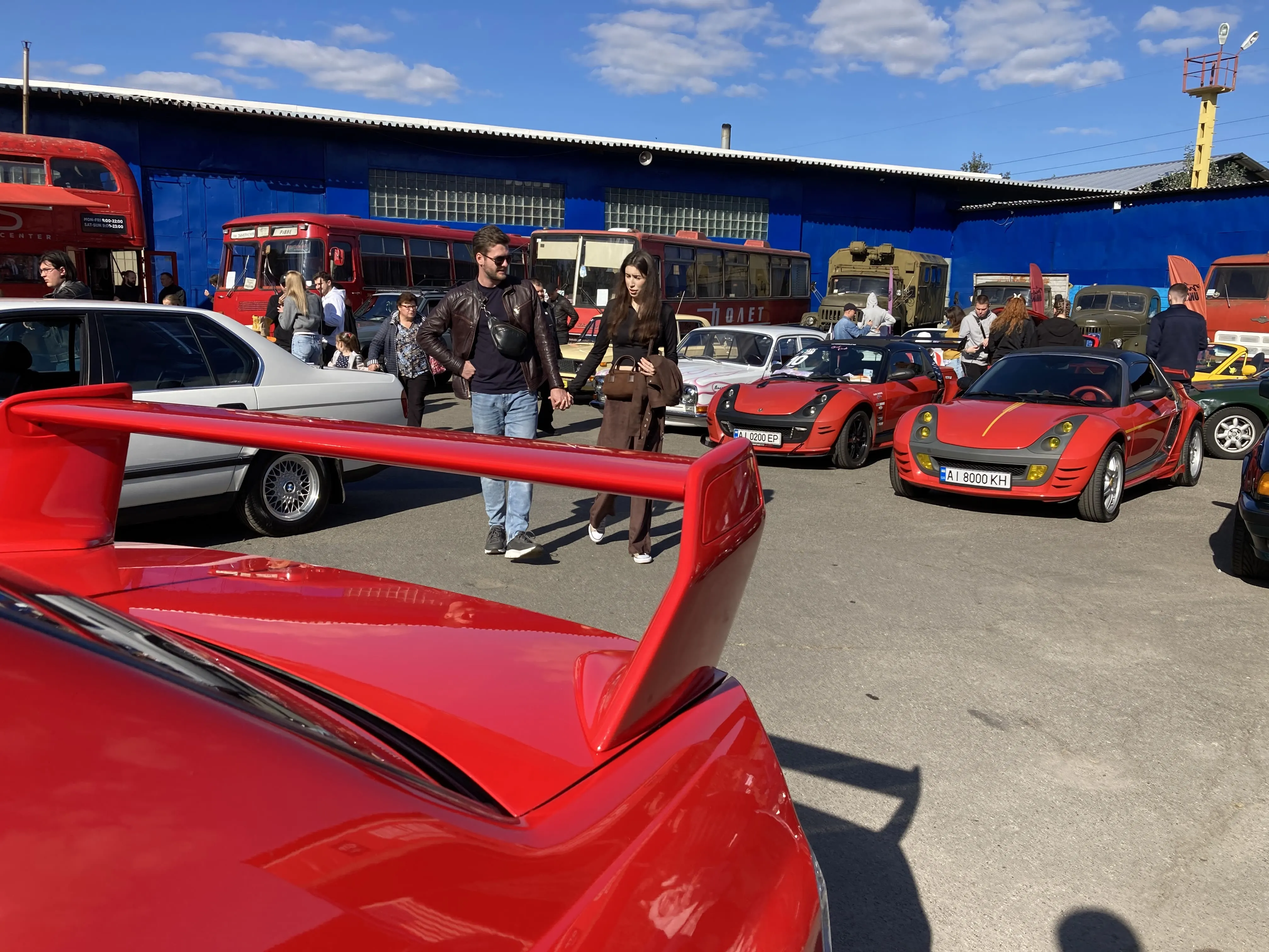 Ювілейні Porsche та яскраві "американці": технічний фестиваль Old Car Land у музеї "КолесаІсторії" пройде 2-3 травня