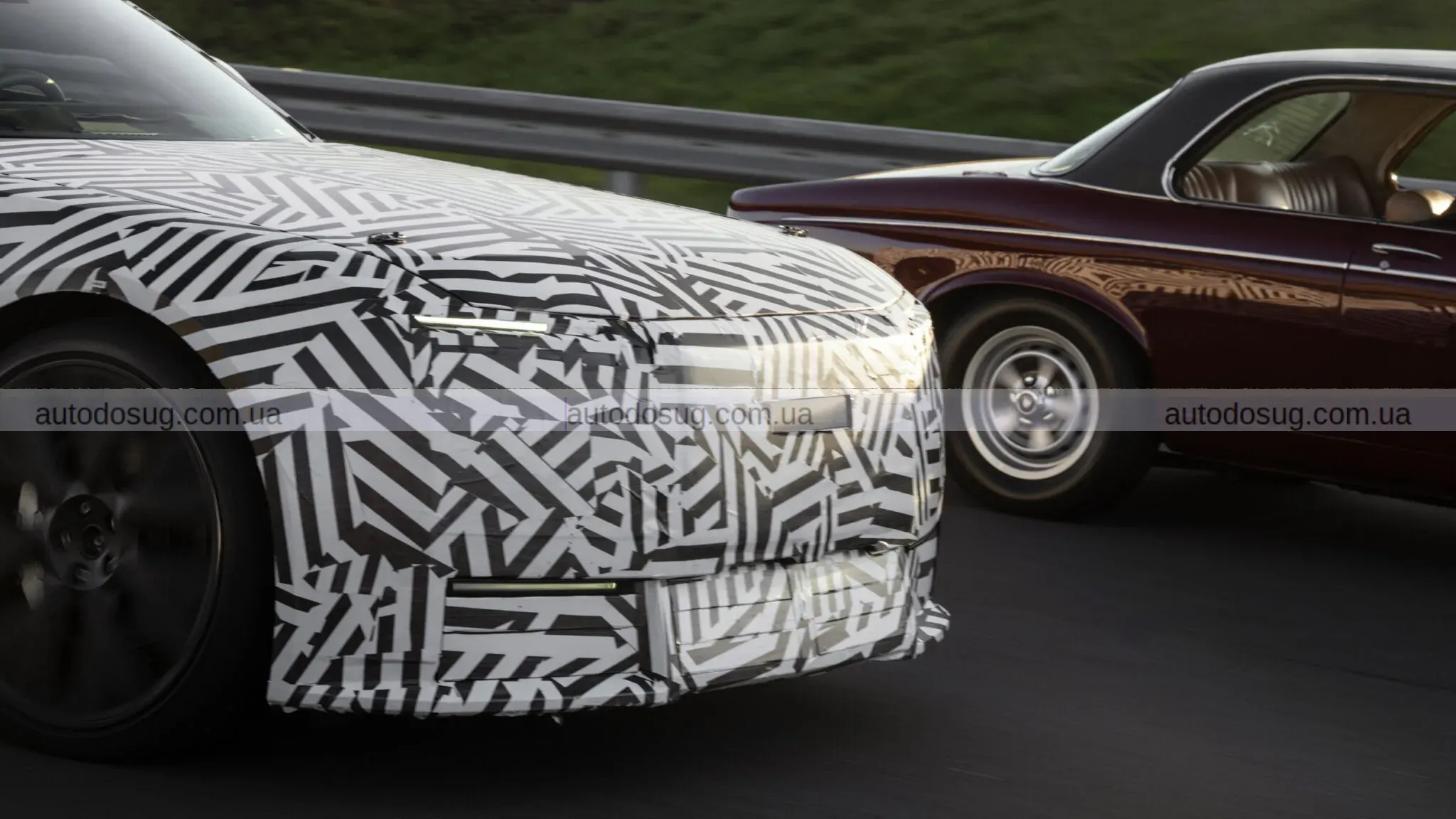 Jaguar хоче конкурувати з Bentley та змінює салон