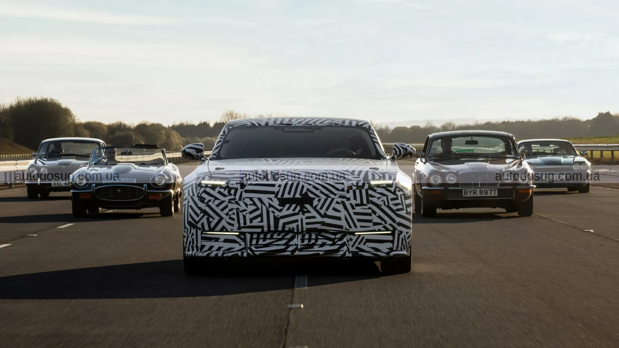 Jaguar хоче конкурувати з Bentley та змінює салон