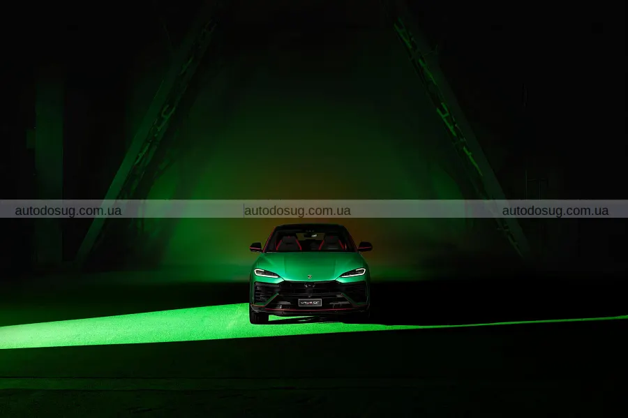 Lamborghini зробила Urus SE рекордно кастомним