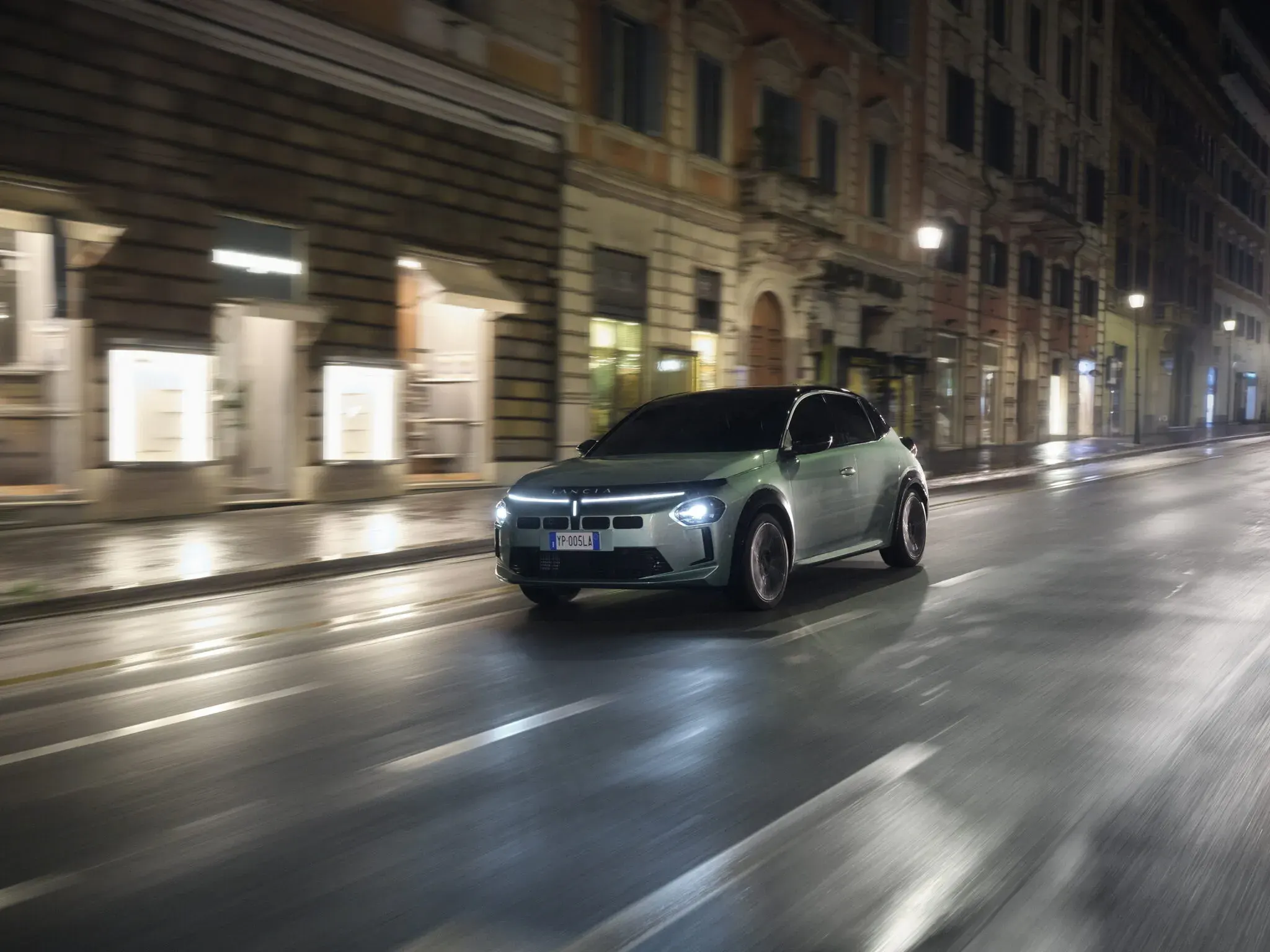 Lancia повертає механіку і турбо у новий Ypsilon