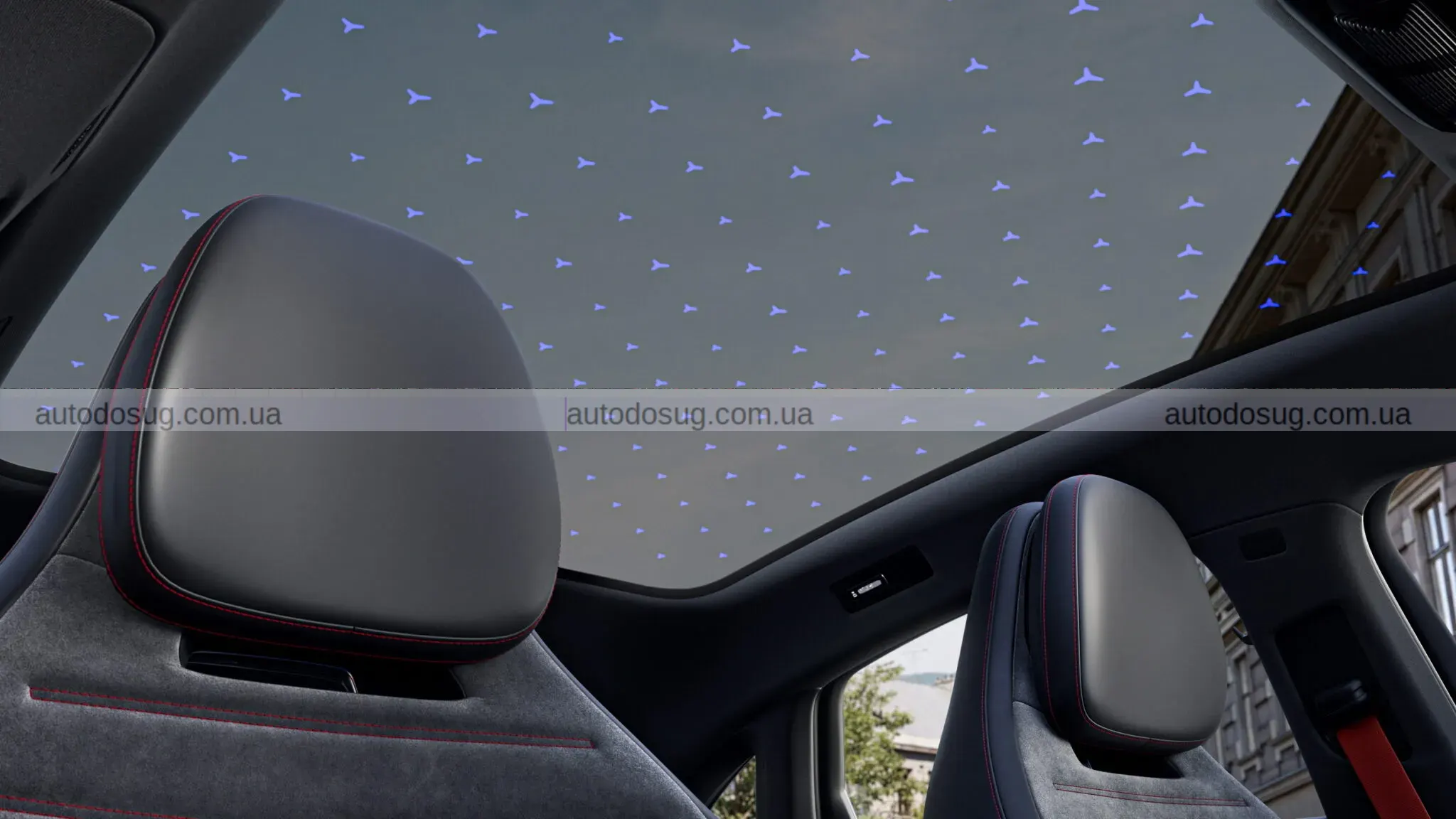 Mercedes показує вау-салон та один гігантський екран електричного C-Class