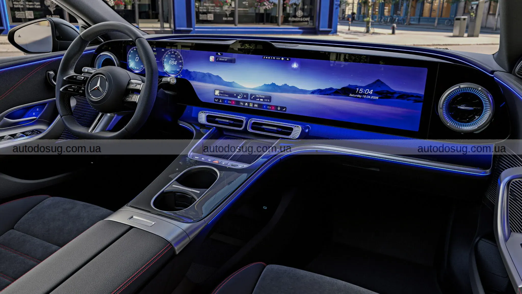 Mercedes показує вау-салон та один гігантський екран електричного C-Class