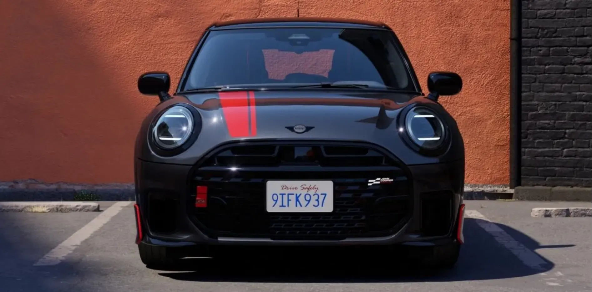 MINI додає агресії і випускає нову Red Line Edition