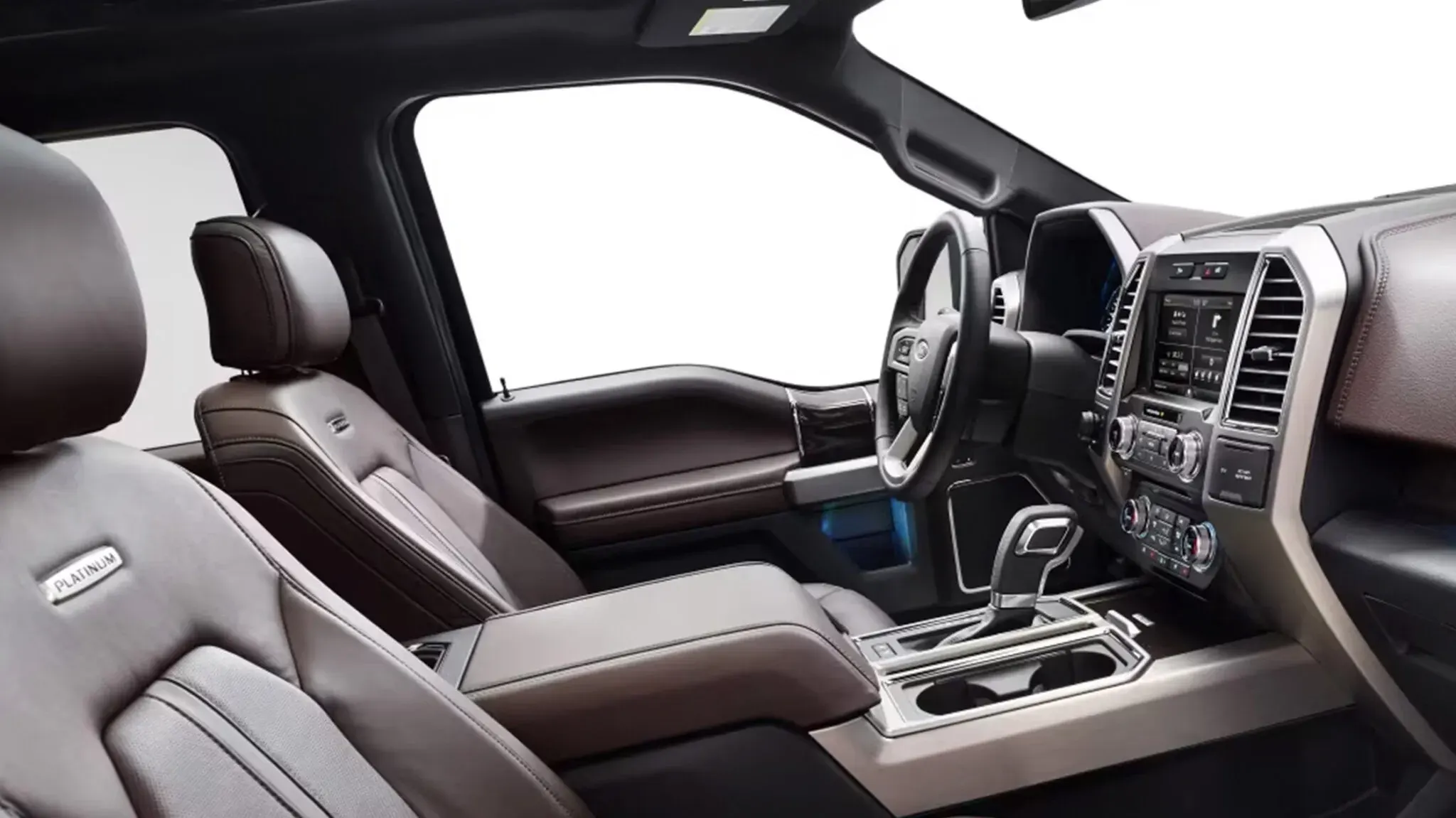 Несподівані перемикання на нижчу передачу налякали водіїв Ford