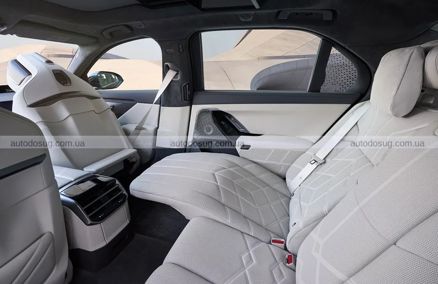 Оновлена BMW 7-Series показала, куди рухається марка