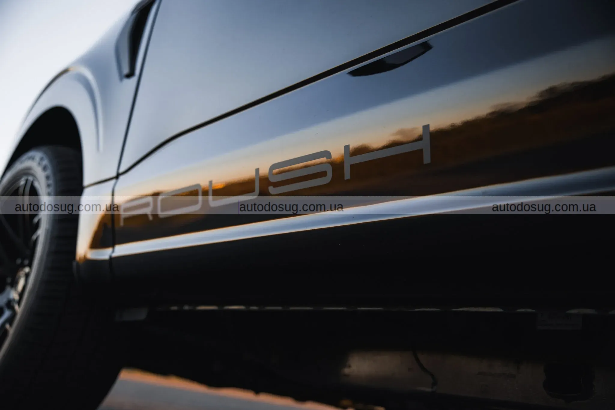 Roush створив нічний кошмар і цей пікап рве асфальт