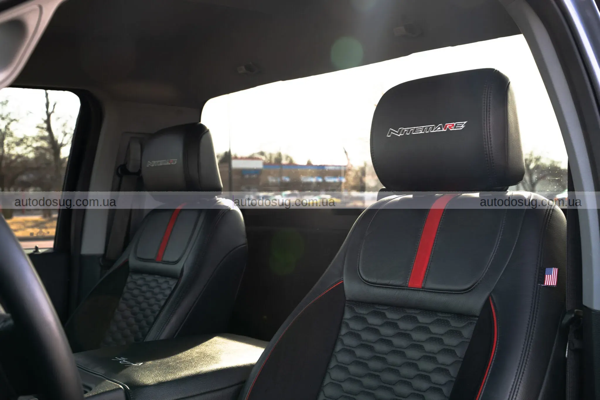 Roush створив нічний кошмар і цей пікап рве асфальт