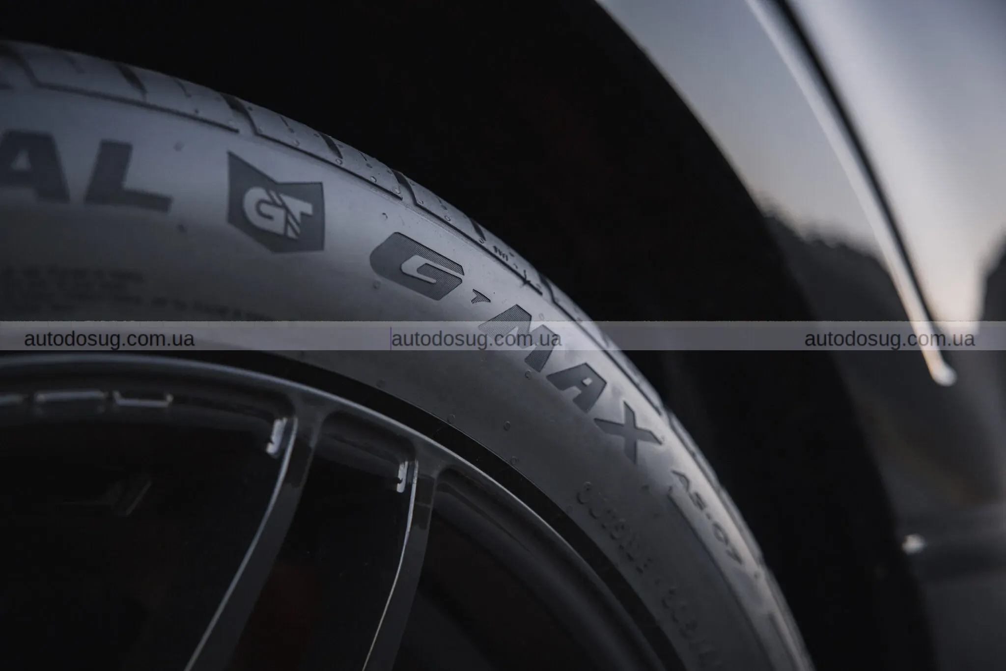 Roush створив нічний кошмар і цей пікап рве асфальт