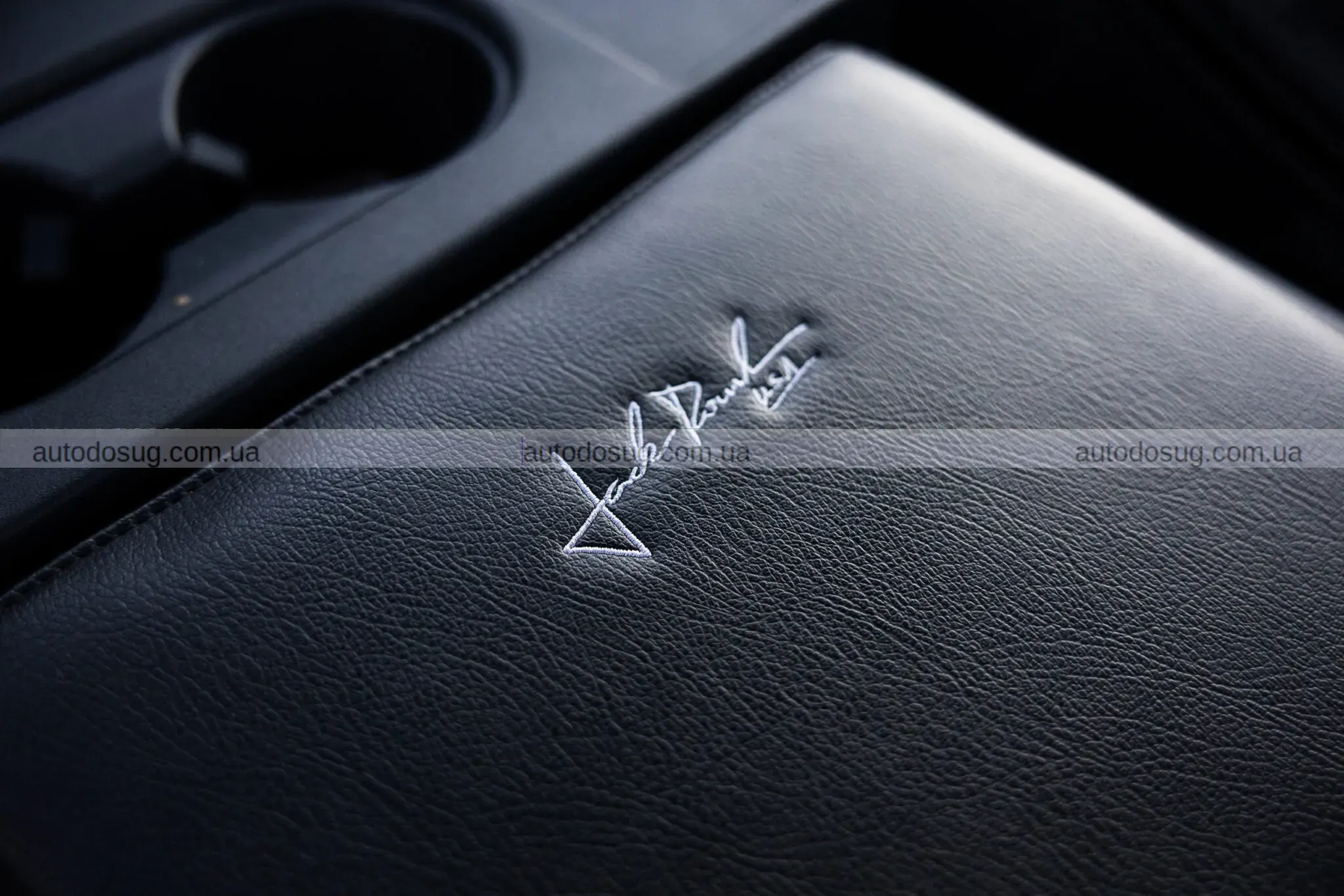 Roush створив нічний кошмар і цей пікап рве асфальт