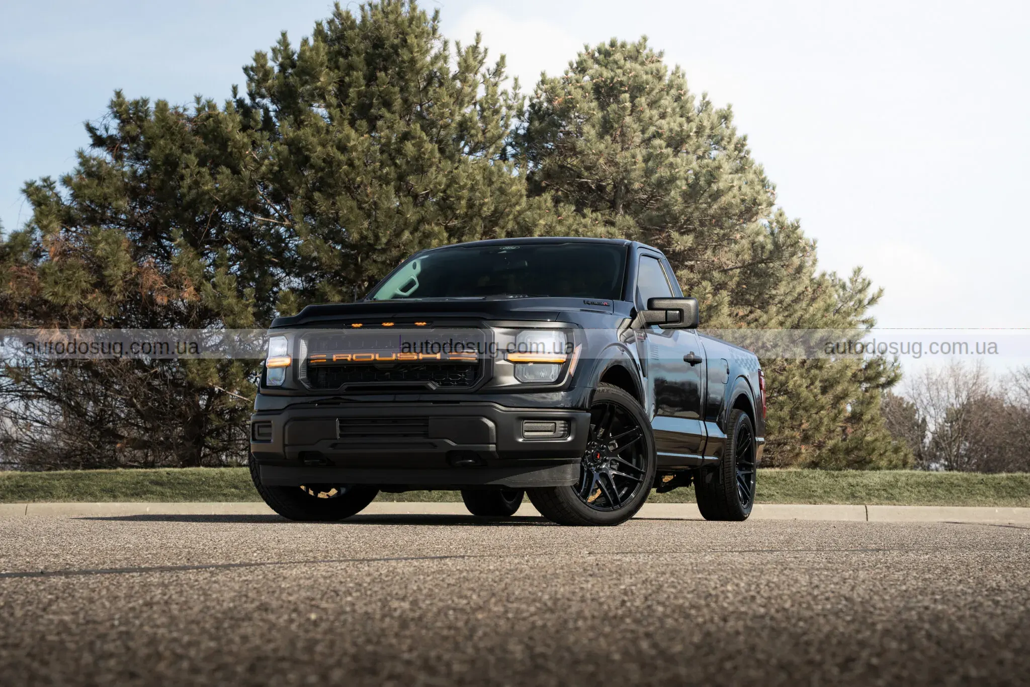 Roush створив нічний кошмар і цей пікап рве асфальт