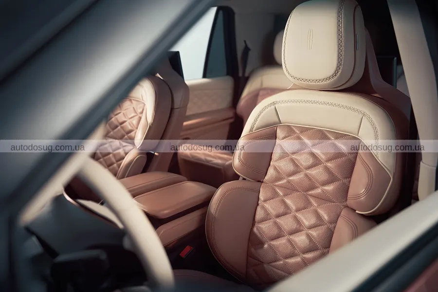 Рожевий Lincoln Navigator дістався Серені Вільямс