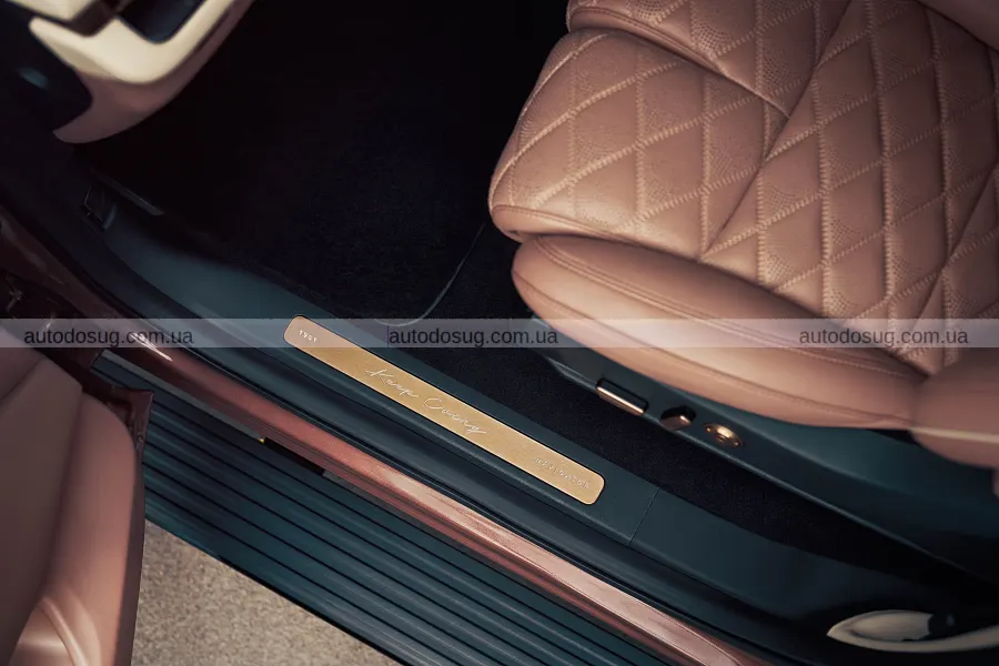 Рожевий Lincoln Navigator дістався Серені Вільямс