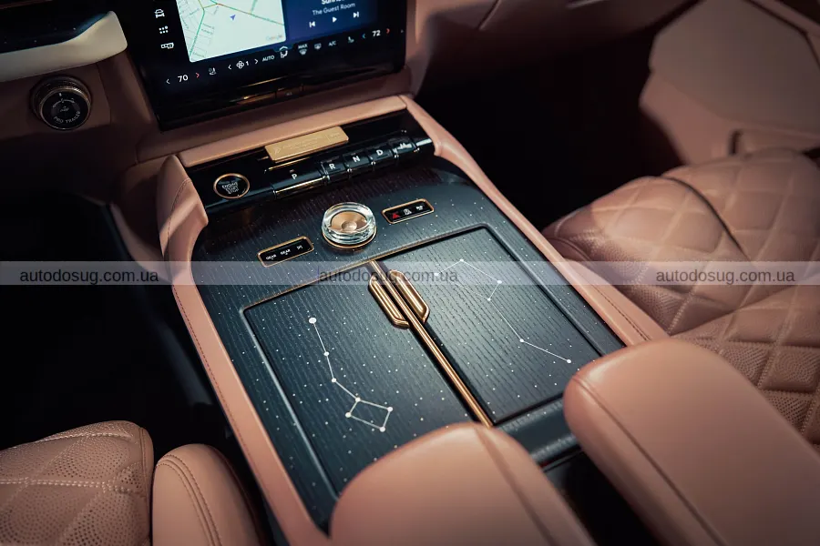 Рожевий Lincoln Navigator дістався Серені Вільямс